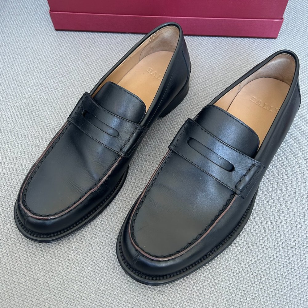 EUC Mens Bally Black Leather Loafers Size 9